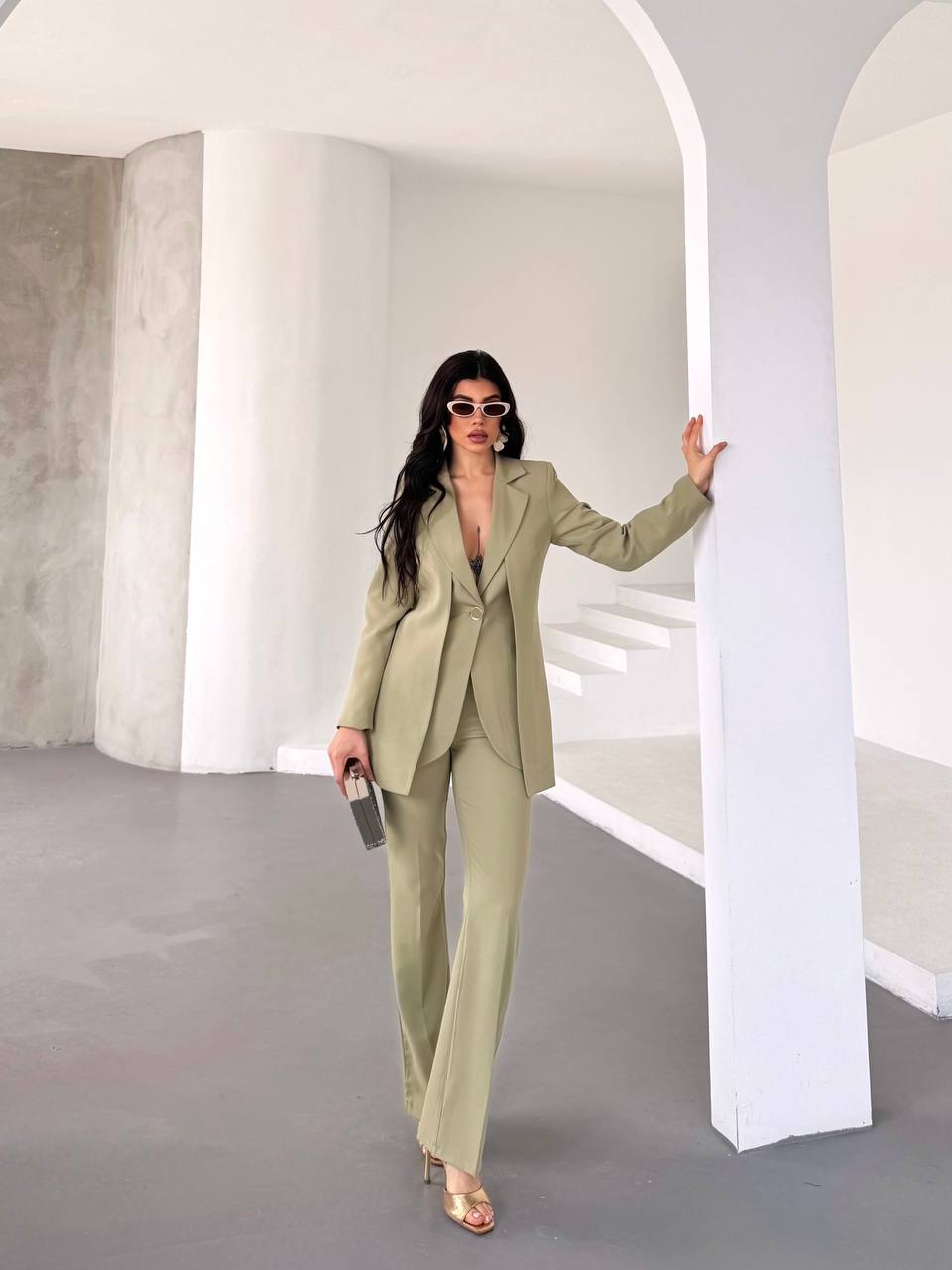 Rahat Şıklık – Dökümlü Yaka Takım